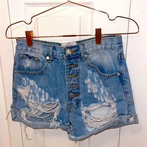 one teaspoon shorts size 22